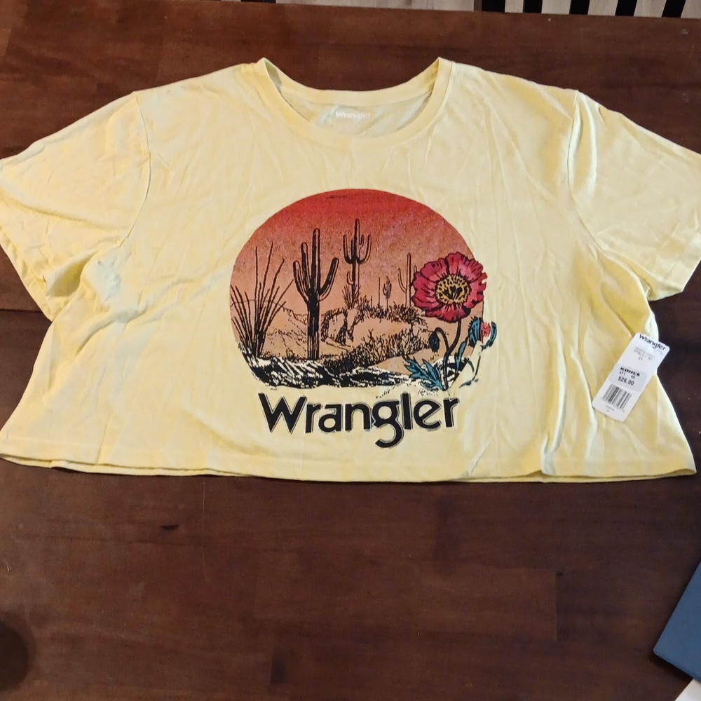 Women's Plus Wrangler Boyfriend cropped graphic Tee, yellow, size 2X